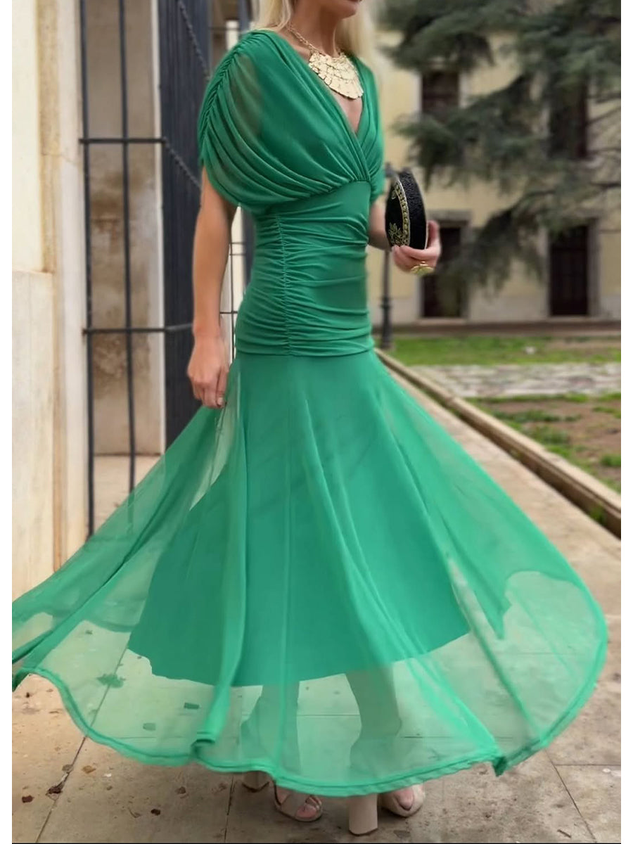JENNIE – EL ELEGANTE VESTIDO MIDI DESCUBIERTO EN LOS HOMBROS