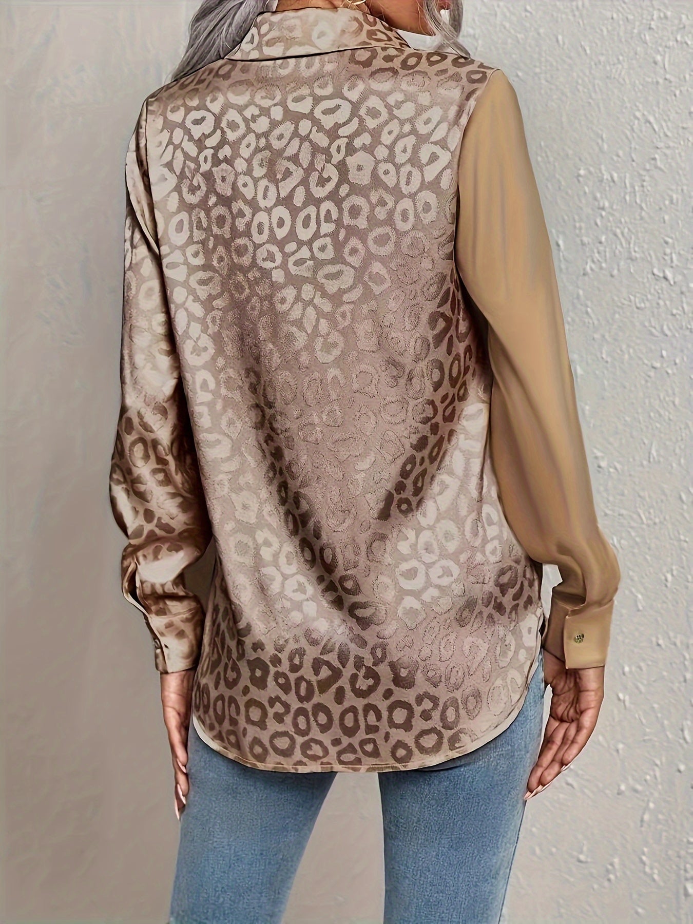 Gwendolyn - Camisa de Botones de Satén Bicolor con Estampado de Leopardo