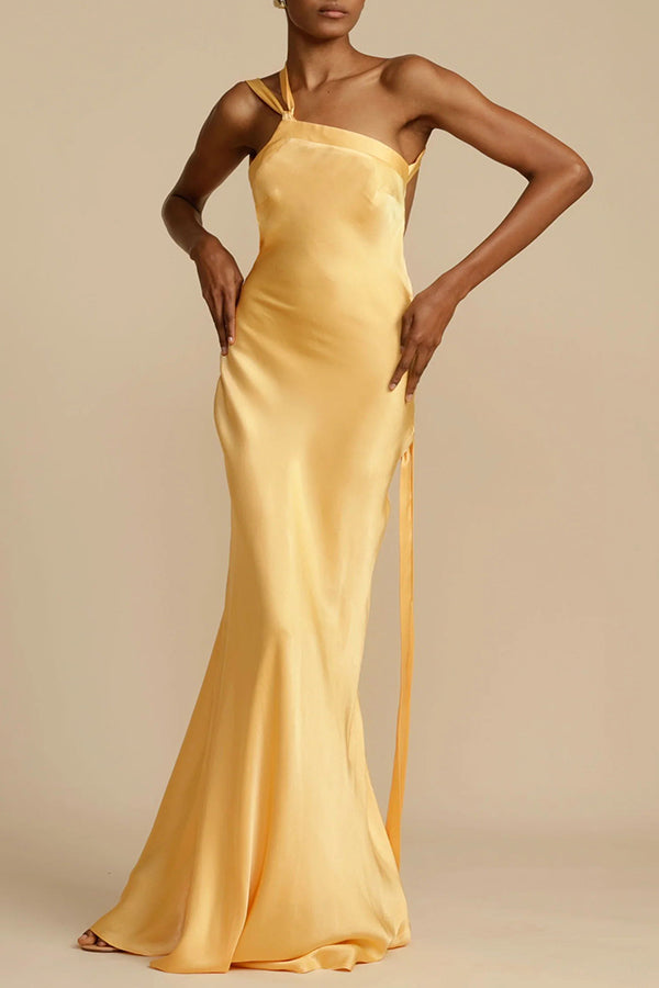 Vestido maxi satinado asimétrico
