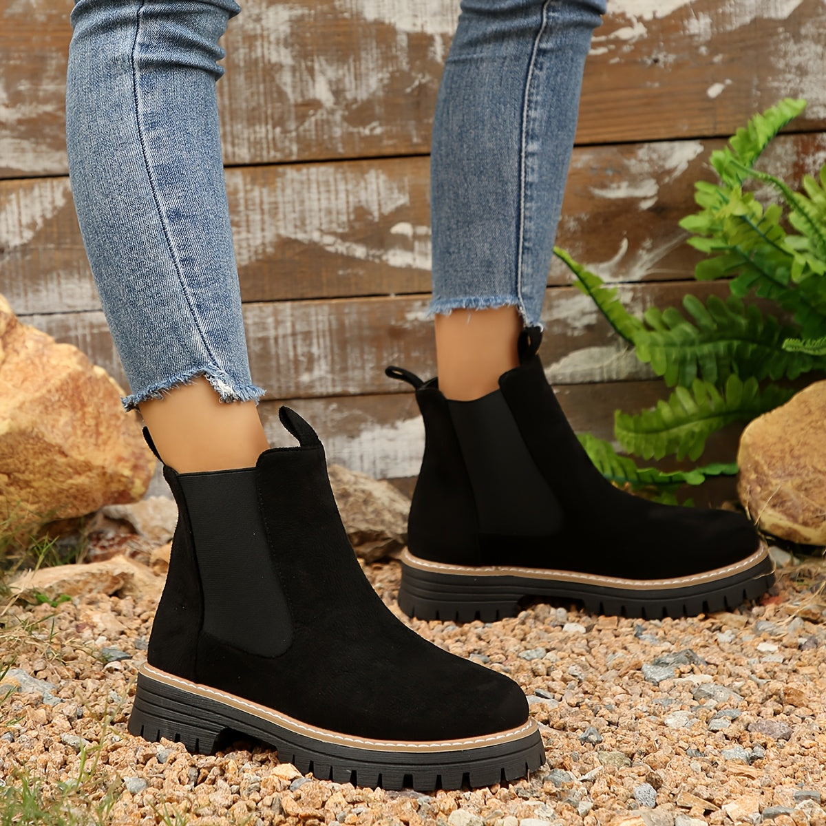 Botines de mujer en color sólido con suela gruesa