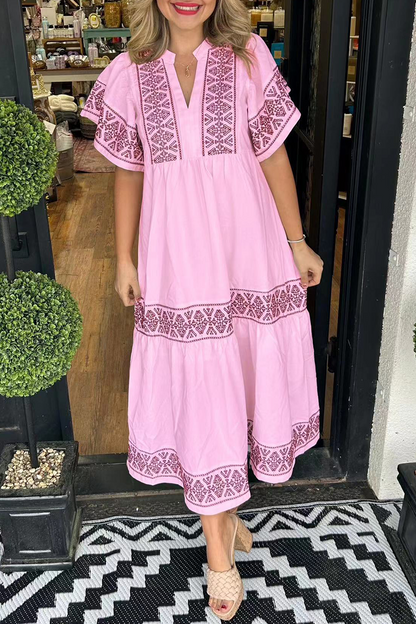 SORAYA – VESTIDO A-LINE CON ESCOTE EN V Y ESTAMPADO GEOMÉTRICO