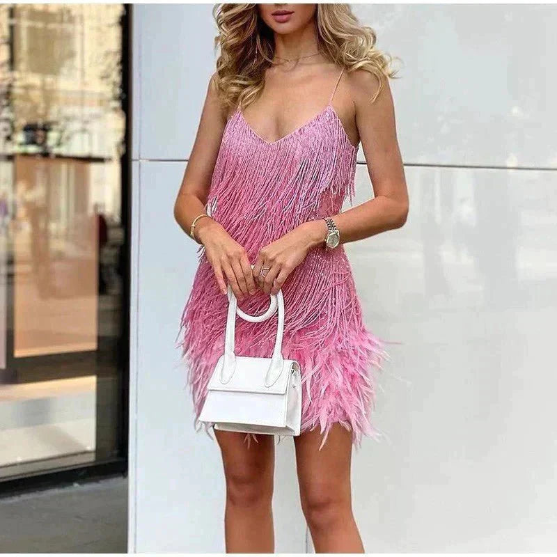 Vestido Mini de Tirantes Espagueti para Mujeres con Detalle de Flecos y Dobladillo de Plumas