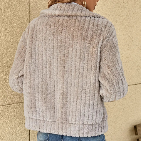 Iris | Elegante Chaqueta de Piel
