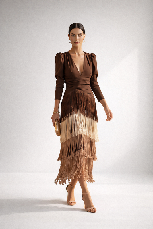 Vestido Midi Con Flecos Elegante — Silueta Refinada y Dinámica