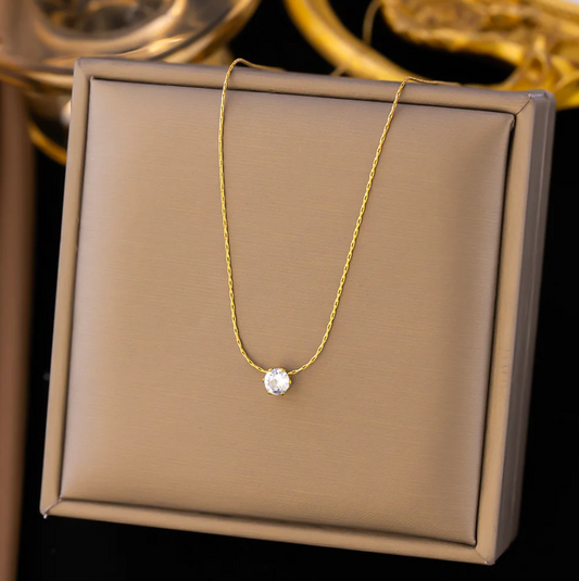 Ceraline – Collar brillante con acento resplandeciente