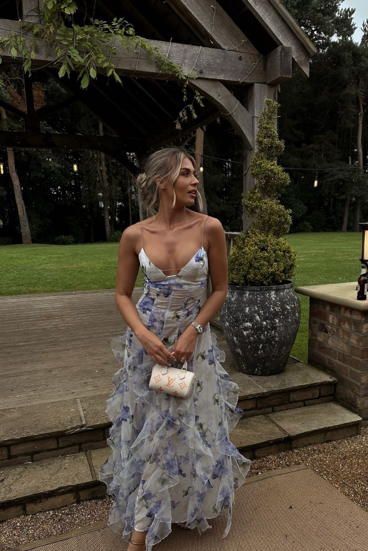 ODESSA – VESTIDO MAXI CON VOLANTES Y TIRANTES TENDENCIALES