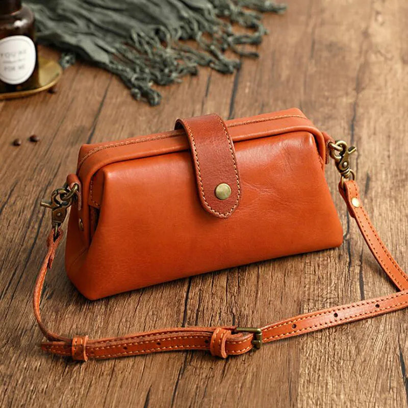 Edis | Bolsa de Hombro Retro Clásica en Formato Compacto