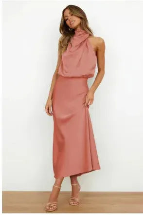 El Vestido Halter Drapado Elegante