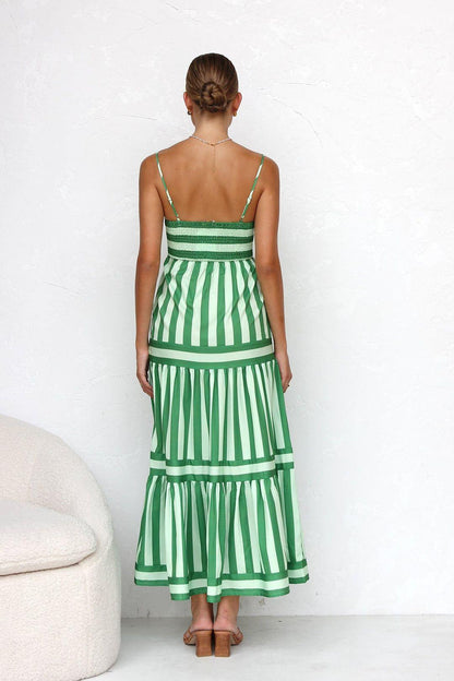 El Vestido Midi Rayado Atemporal