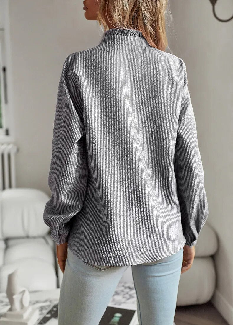 Grace – Blusa de Botones con Volantes