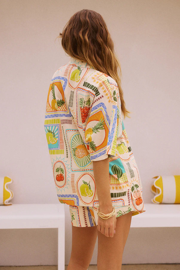 AMORELLE – CONJUNTO DE CAMISA Y PANTALONES CORTOS CON ESTAMPADO GEOMÉTRICO DE VERANO