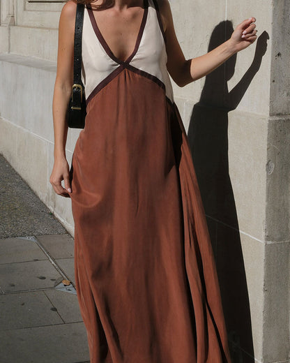 Vestido Maxi de Contraste Audaz de Luna