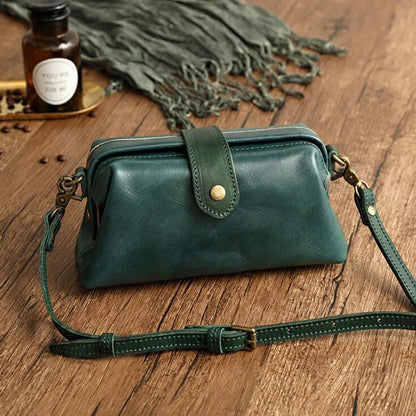 Edis | Bolsa de Hombro Retro Clásica en Formato Compacto