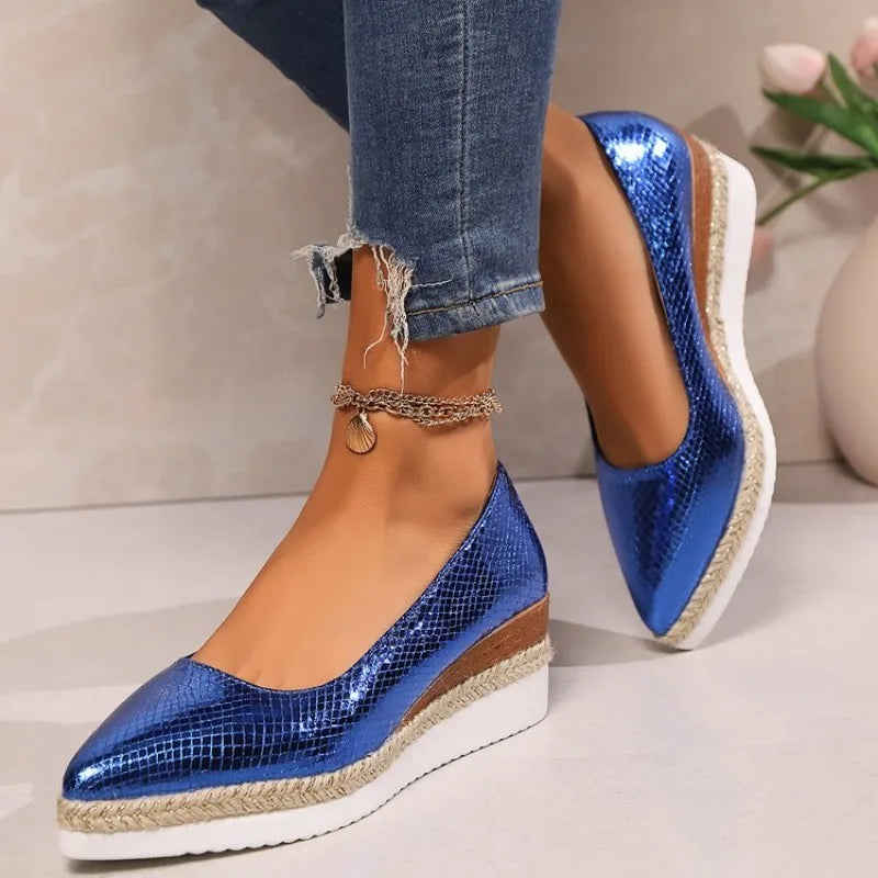Via – Tacones ortopédicos de cuña brillantes con punta afilada