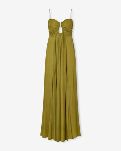 KORA – VESTIDO MAXI ARRUGADO EN OLIVA BAÑADO POR EL SOL