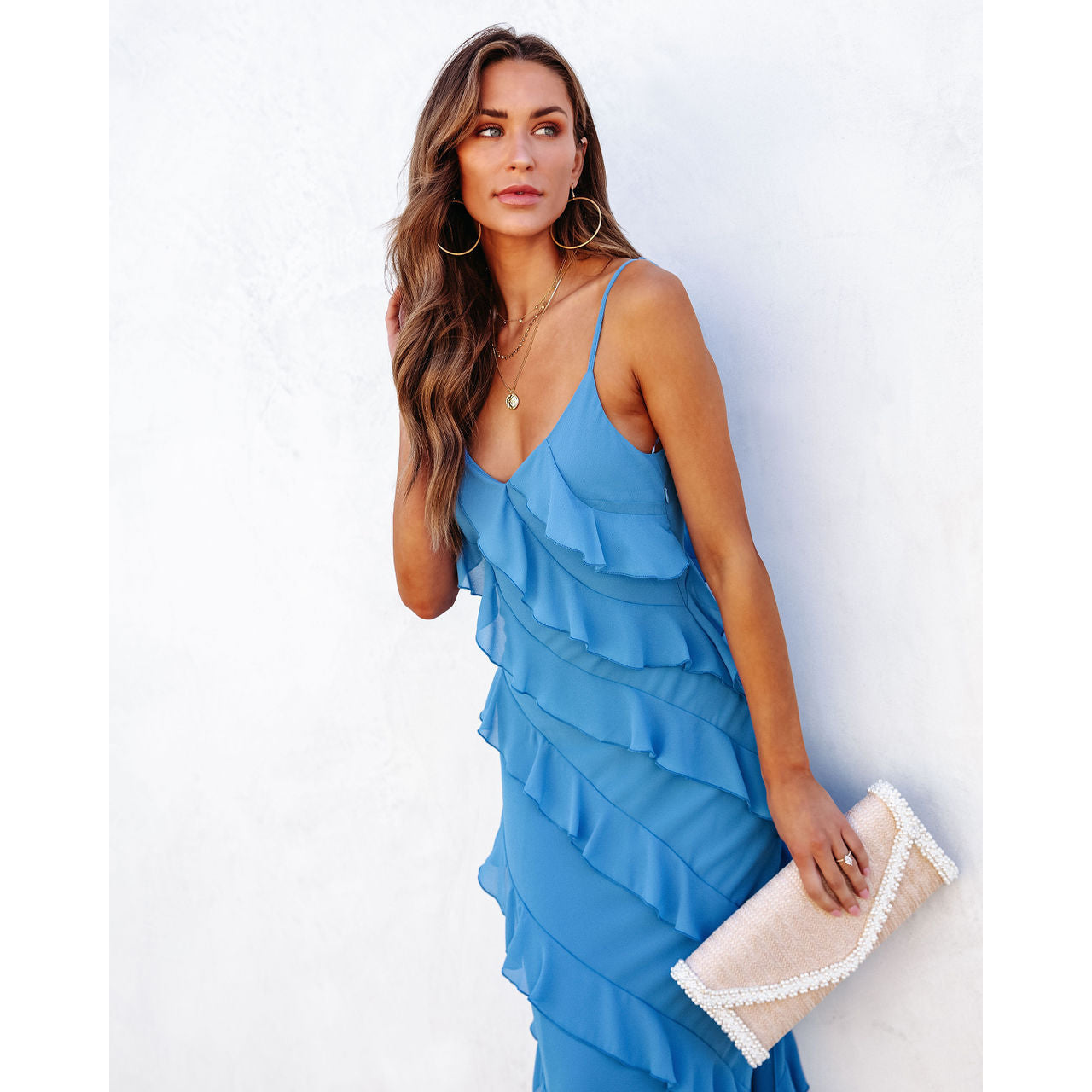 Adrienne – Vestido Elegante con Volantes