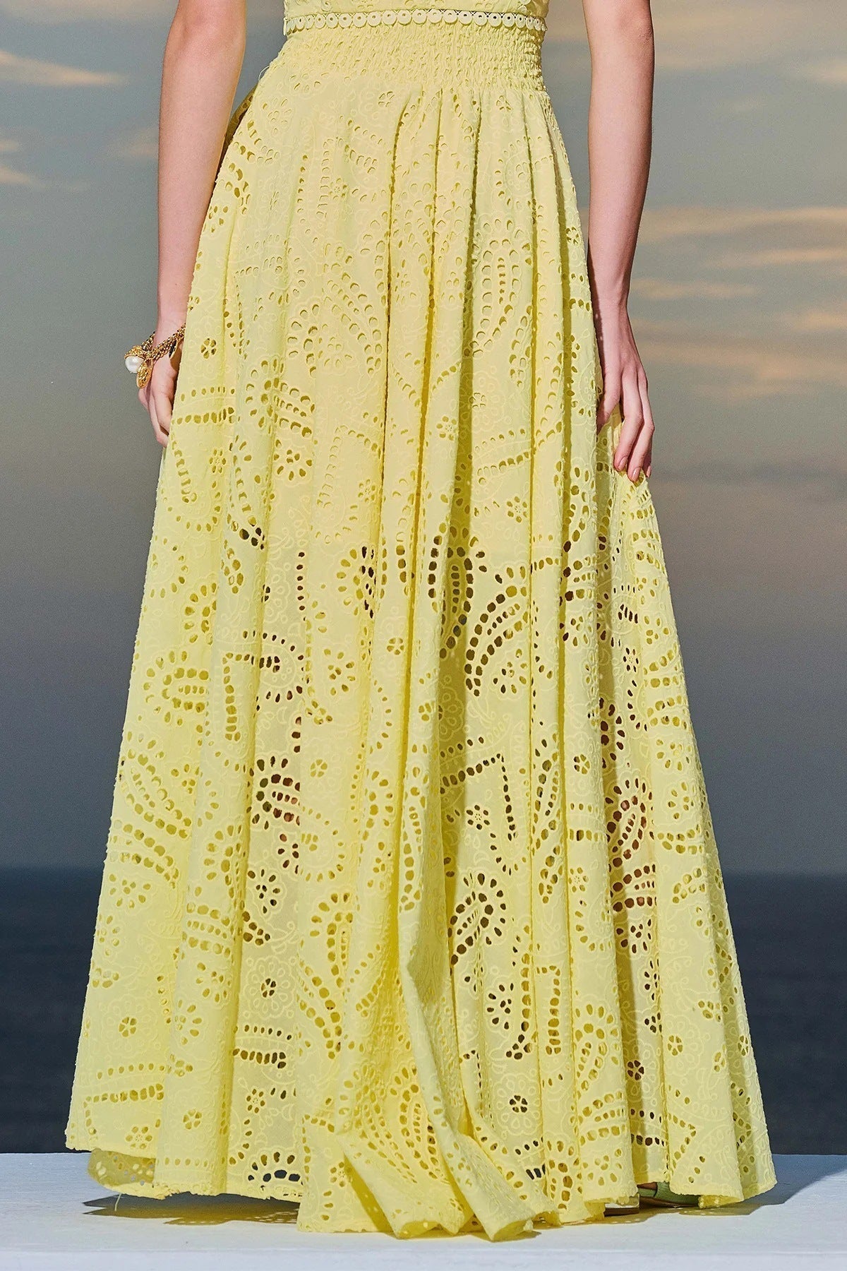 Linda | Vestido de Ojal Flowy para Mujeres