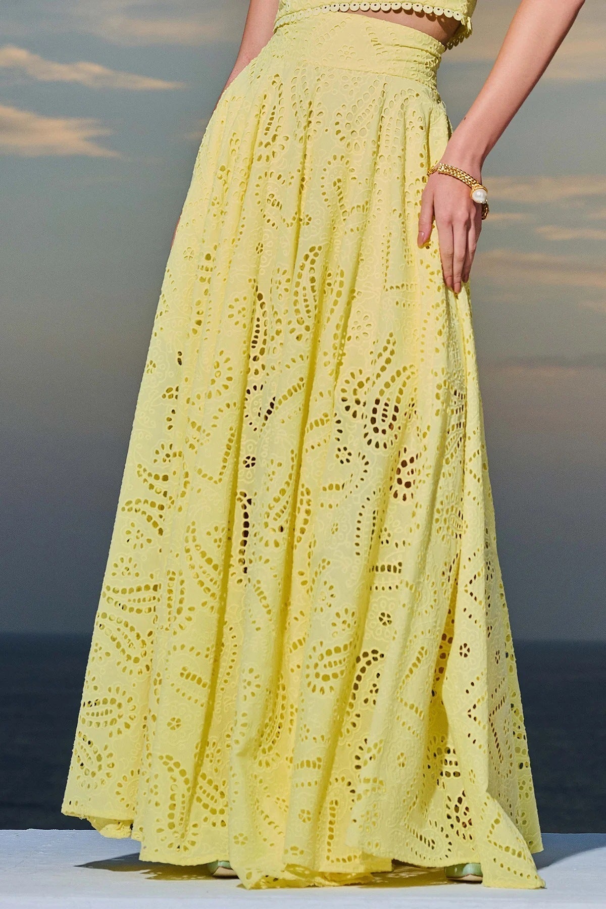 Linda | Vestido de Ojal Flowy para Mujeres