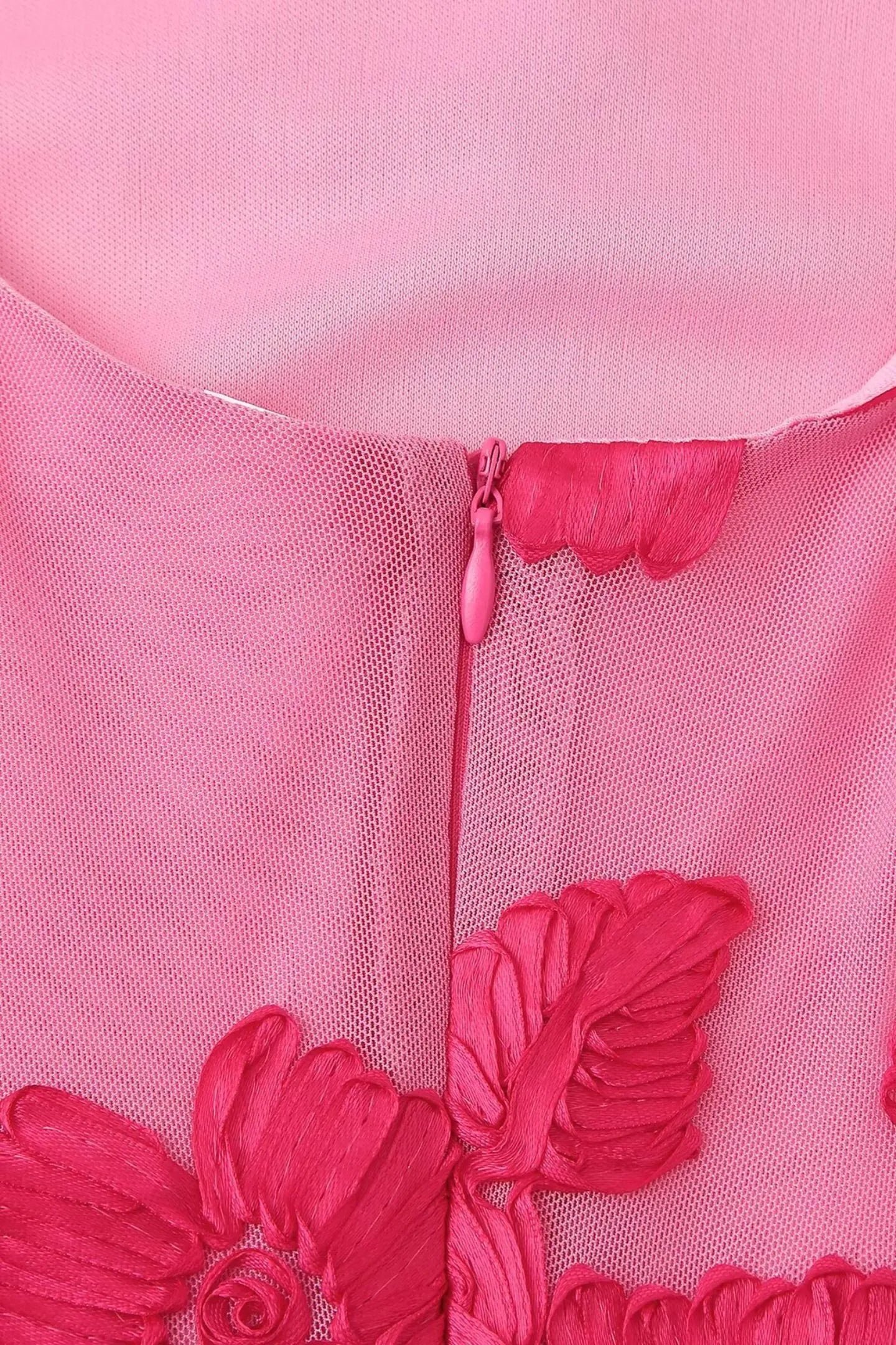 Calliope - Vestido Maxi de Malla con Apliques Florales