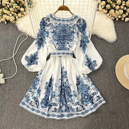 Jaselina – Vestido Mini Ajustado Bordado