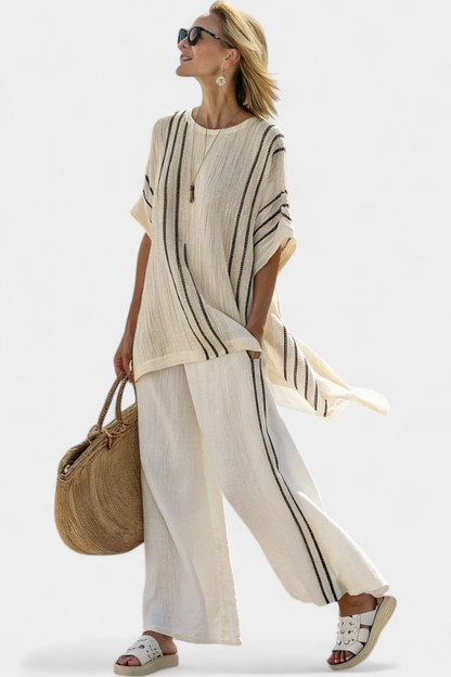Greysen | Blusa de lino marfil elegante y pantalones negros a rayas