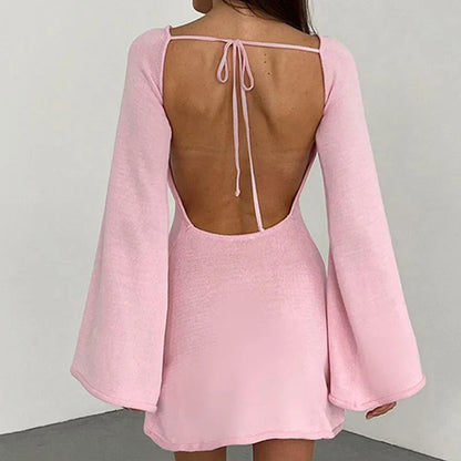 Vestido Mini de Manga Larga para Mujeres con Escote Amplio y Puños Acampanados