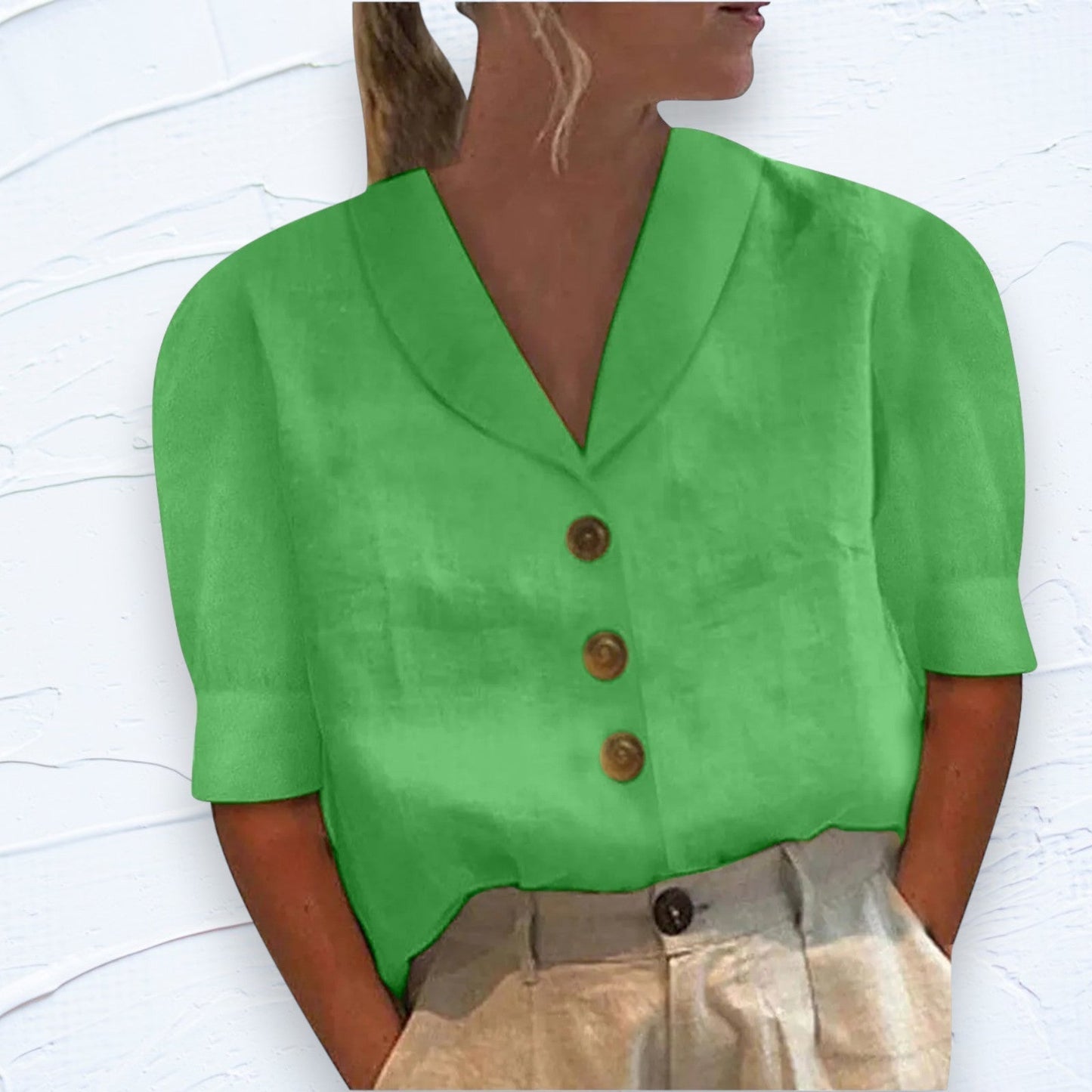 Blusa Retro-Chic con Botones y Frente Anudado