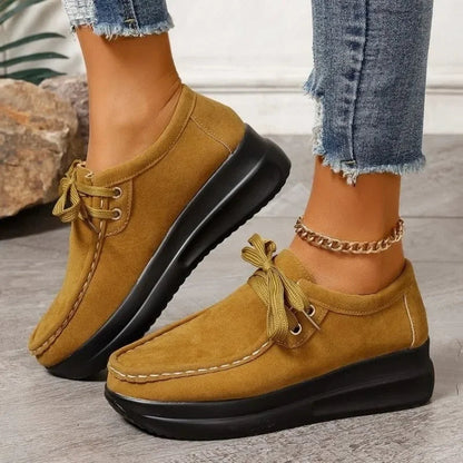 Laurina - Zapatillas de ante a la moda