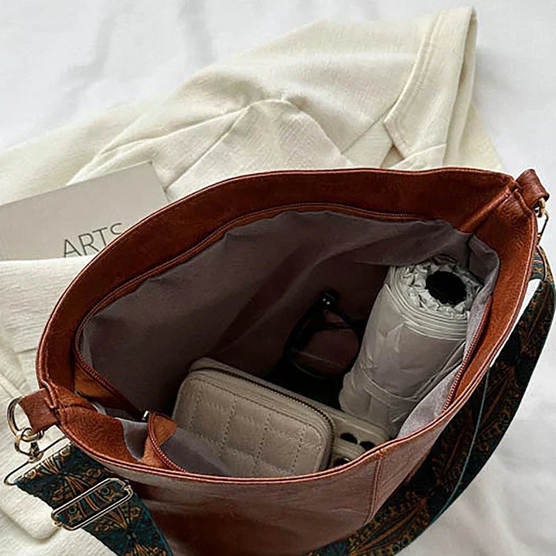 Embjørg | Bolso de Hombro Clásico con Correa Ajustable y Patrón