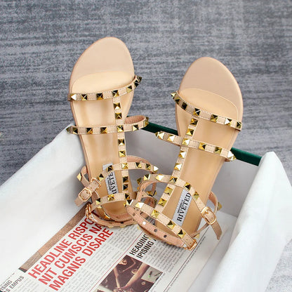 Pierina - Sandalia Chic con Tachuelas