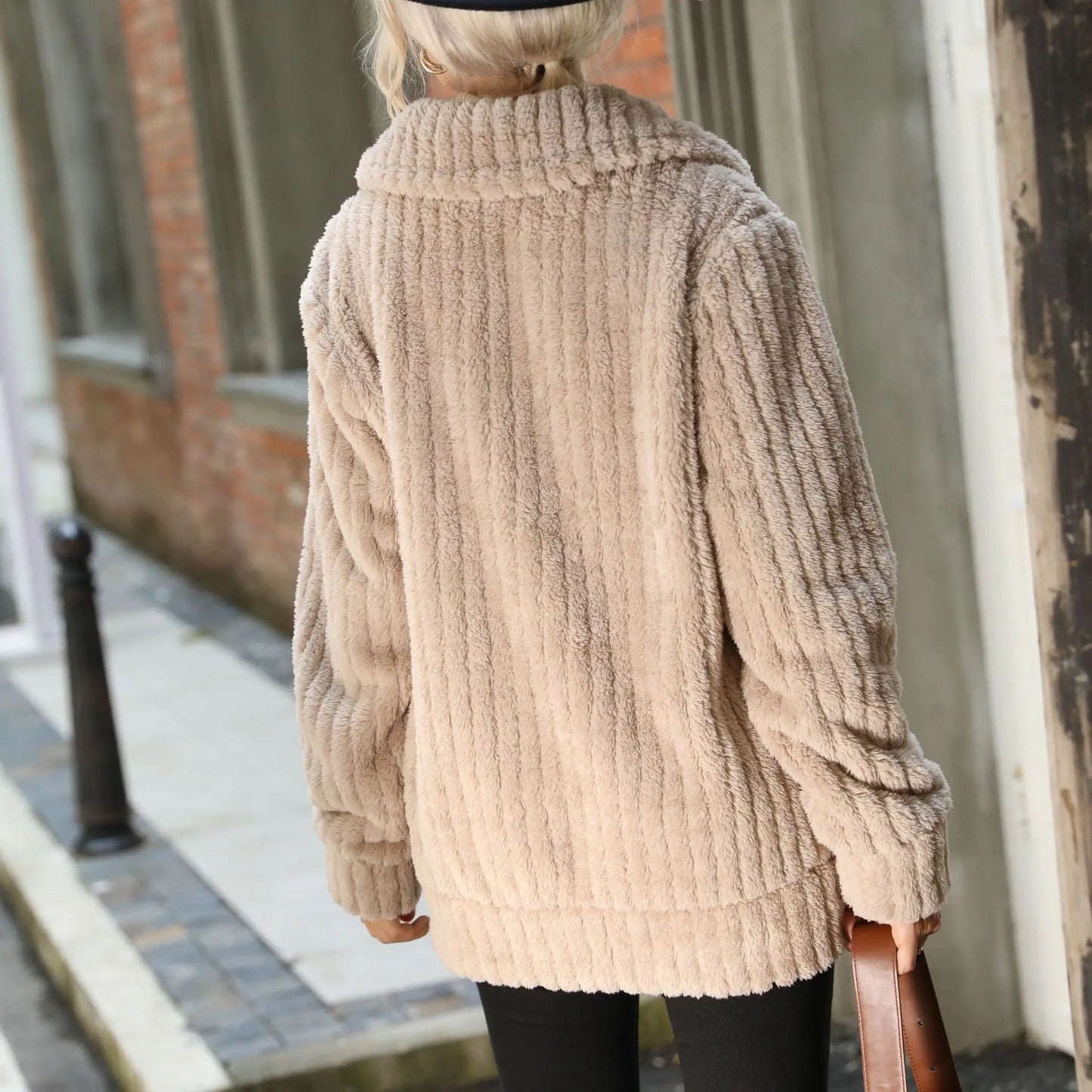 Iris | Elegante Chaqueta de Piel