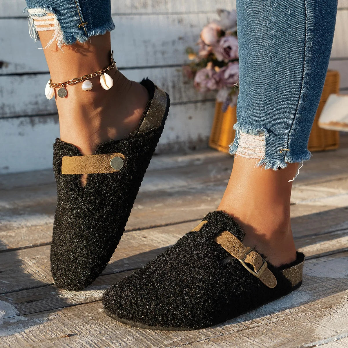 Zapatillas de Casa para Mujeres con Detalle de Hebilla y Comodidad Suave y Acogedora