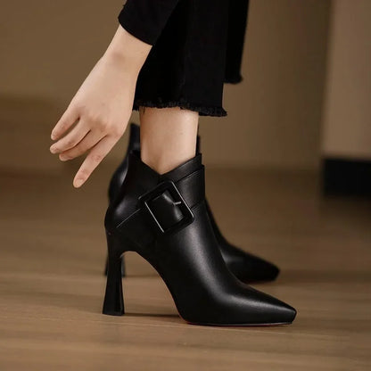 Adelina - Botines Elegantes y Refinados