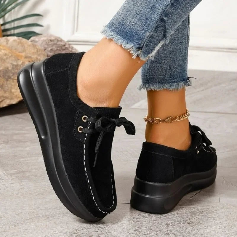 Laurina - Zapatillas de ante a la moda