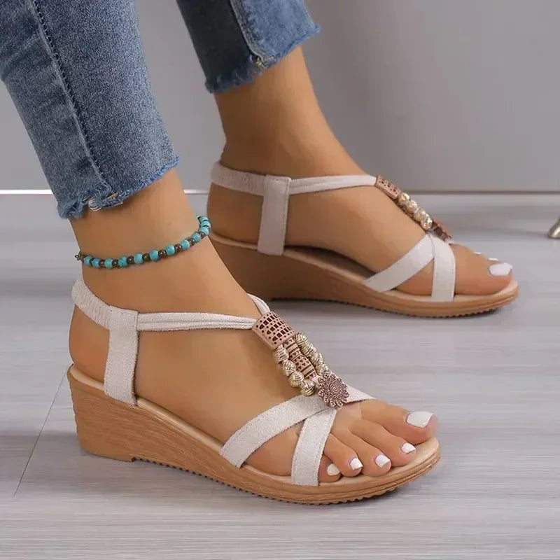 Jacobella - Sandalia con Cuña Elegante