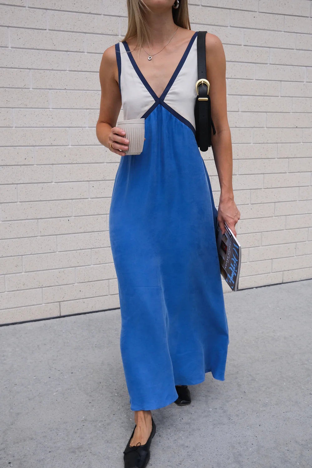 Laken – Vestido Maxi Ligero con Escote en V