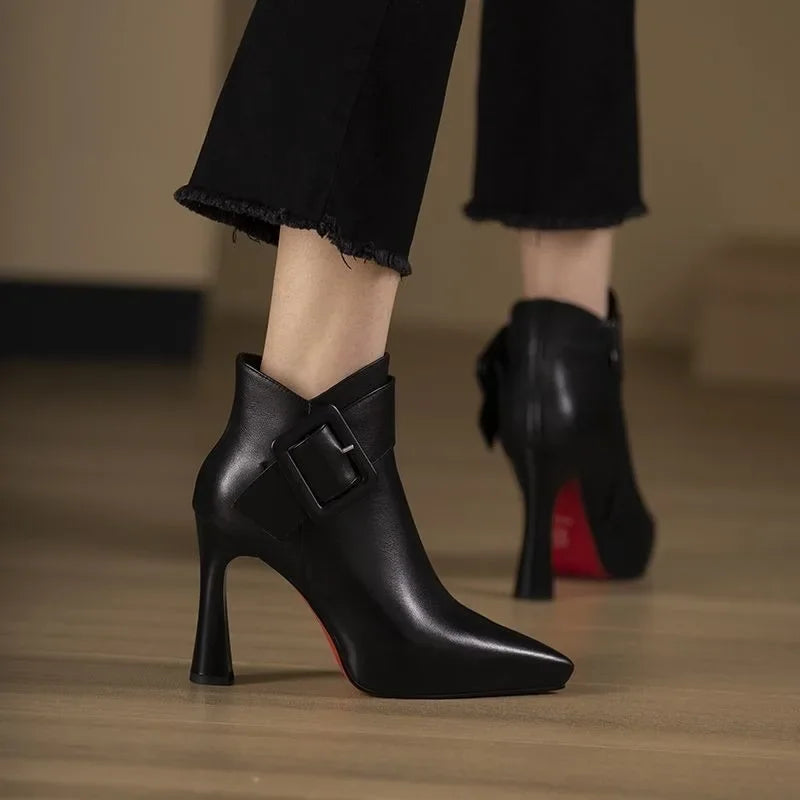 Adelina - Botines Elegantes y Refinados