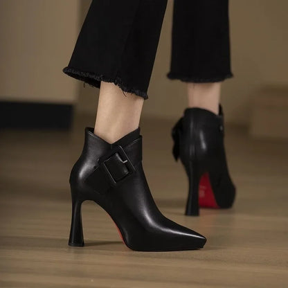 Adelina - Botines Elegantes y Refinados