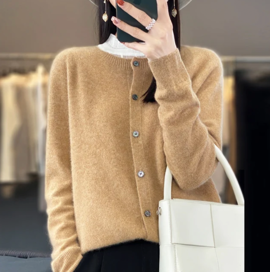 Rhea | Cárdigan de Merino Liviano para Mujeres | Clásico de Todos los Días