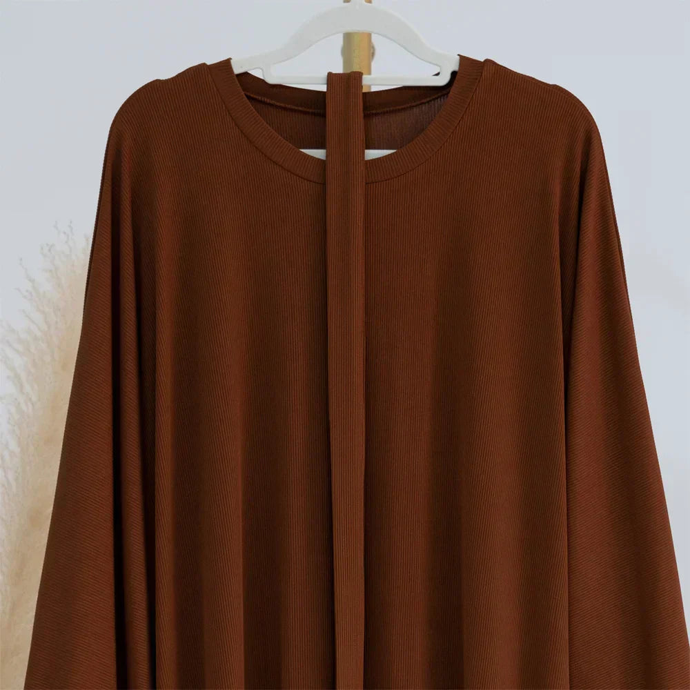 Ariane - Abaya Elegante de Punto con Cinturón y Bolsillos Laterales