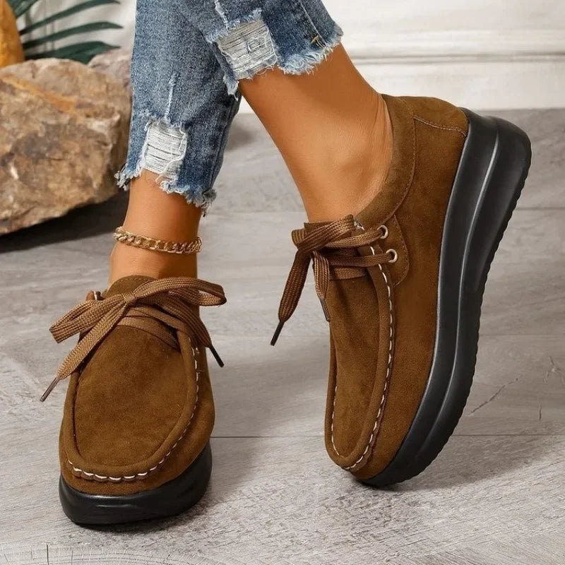 Laurina - Zapatillas de ante a la moda