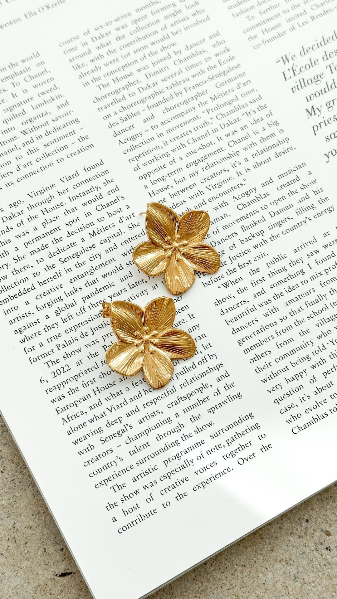 Lexi | Aretes de Flor Bañados en Oro