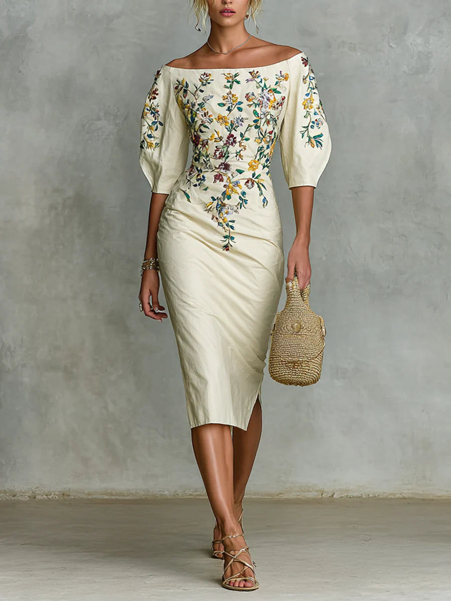 Vestido floral con hombros al descubierto y diseño elegante