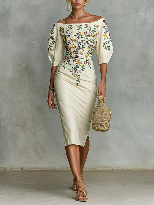 Vestido floral con hombros al descubierto y diseño elegante