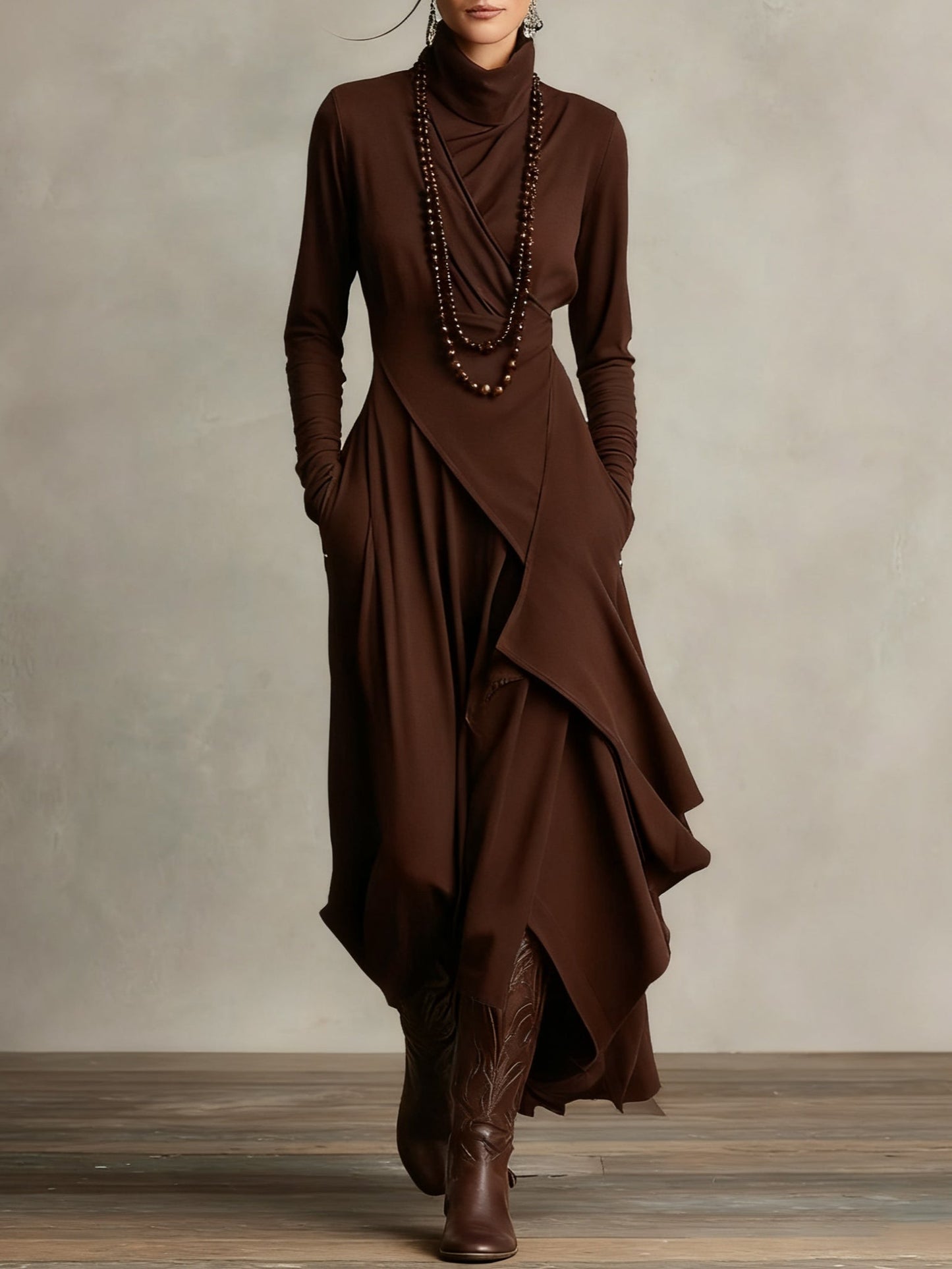 Solmira | Vestido Largo Plisado Asimétrico Con Cuello Alto