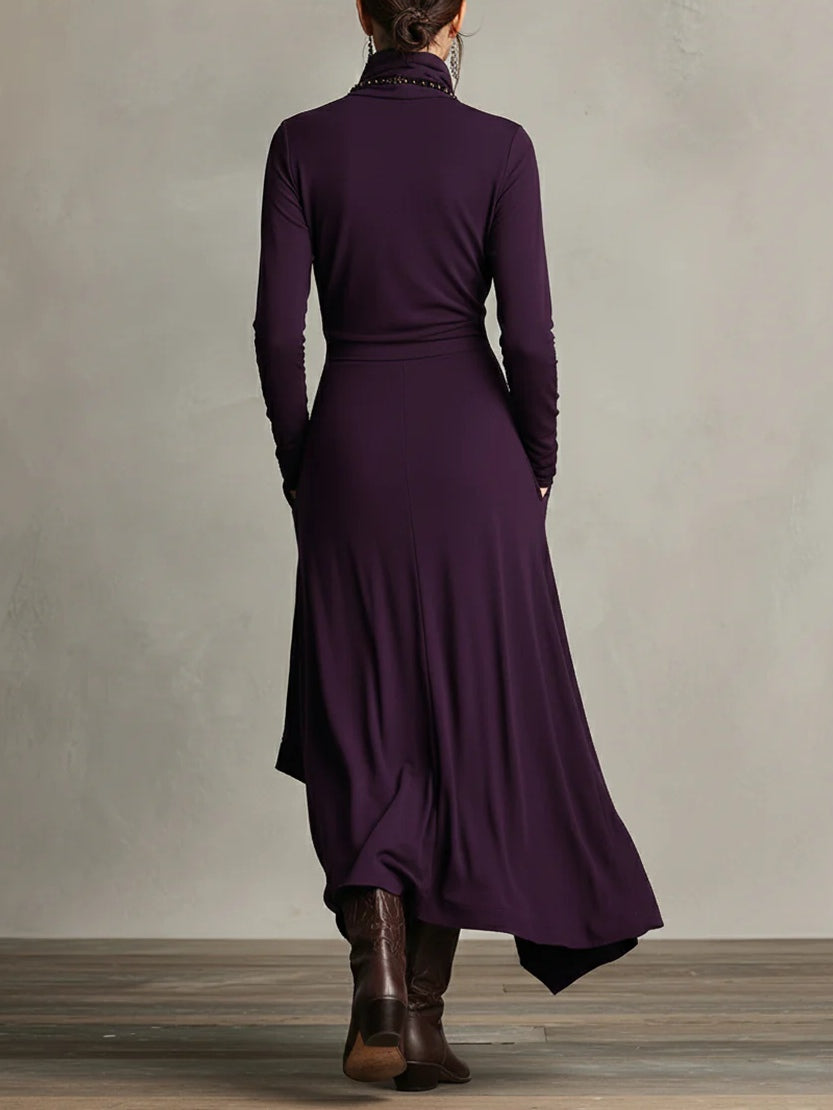 Vestido Maxi Púrpura con Cuello Alto y Drapado Asimétrico