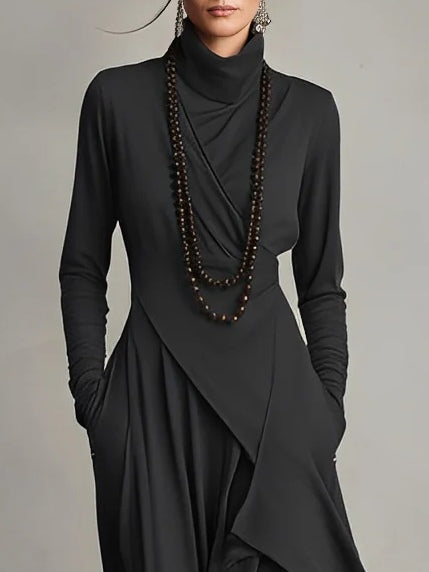Vestido Maxi Púrpura con Cuello Alto y Drapado Asimétrico