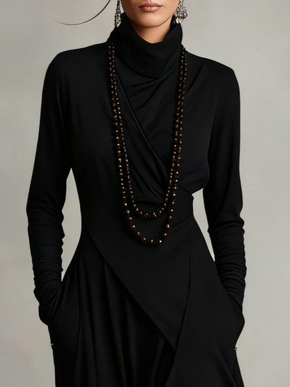 Solmira | Vestido Maxi Plisado Asimétrico con Cuello Alto