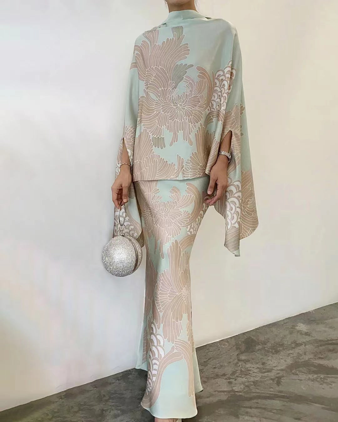 ALTHEA – TRAJE SUELTO IMPRESO Y CON ESTILO