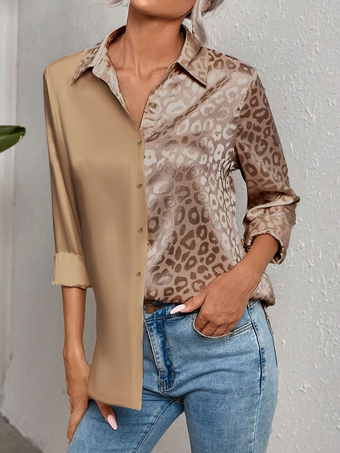 Gwendolyn - Camisa de Botones de Satén Bicolor con Estampado de Leopardo